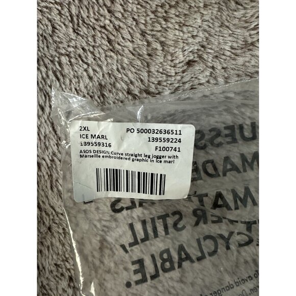 ASOS DESIGN Curve straight leg jogger with Marseille embroidered graphic 2XL - Picture 14 of 16